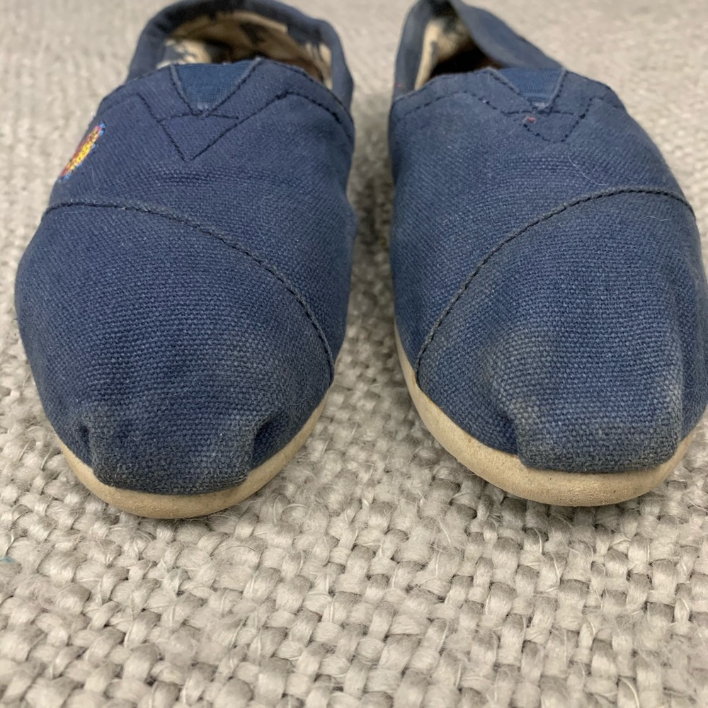 Toms - Picture 5 of 8